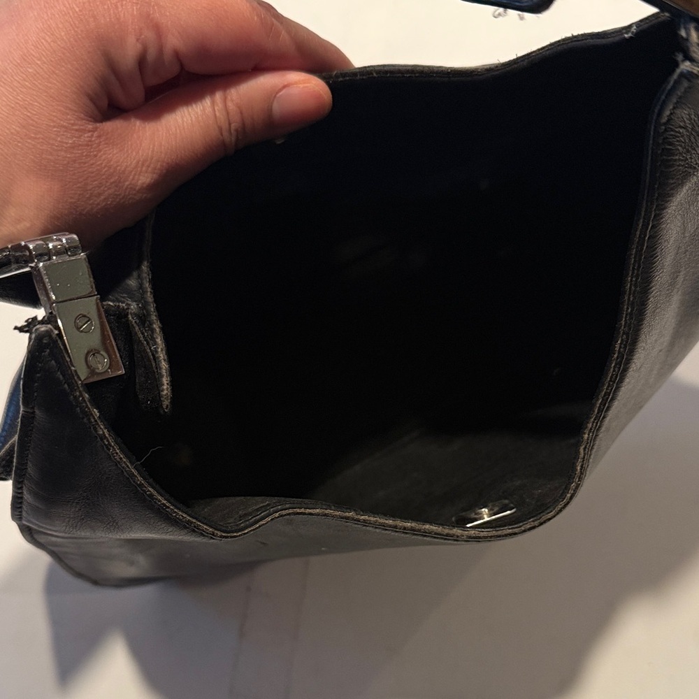 Gucci Vintage Elegant Black Leather Shoulder Bag - Picture 2 of 10